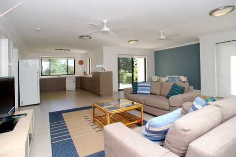 Fingal Bay Beach House - Accommodation Melbourne 1