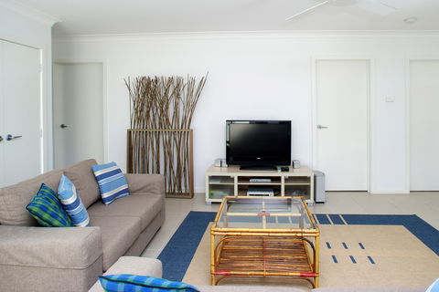 Fingal Bay Beach House - Accommodation Melbourne 2