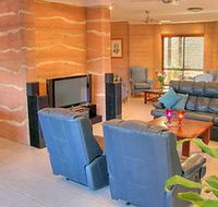 Gladstone Earth and Sea - Accommodation Melbourne