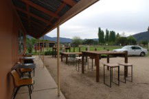 The Araluen Valley Hotel - Accommodation Melbourne 4