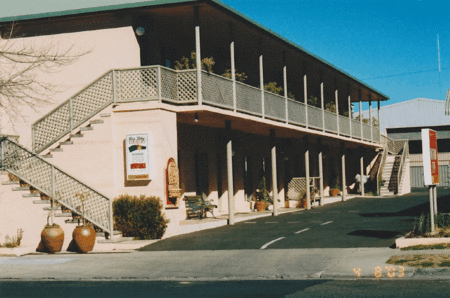 New England Motor Inn - Accommodation Melbourne