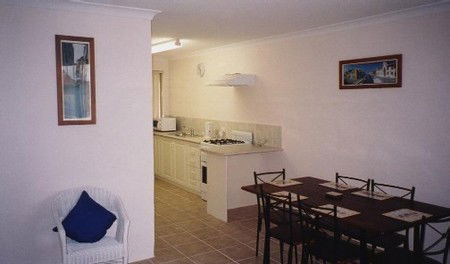 JJ's Holiday Cottages - Butler Street - Accommodation Melbourne 2