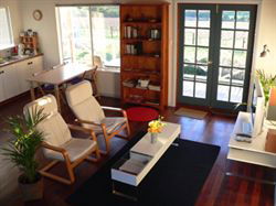 The Sleeping Lady Private Retreat - Melbourne 4u 4