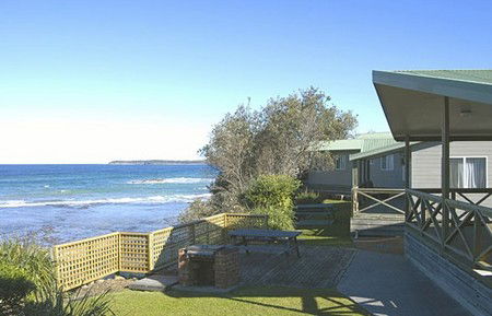 Berrara Beach Holiday Chalets - Accommodation Melbourne 0