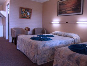 Whitsunday Palms Motel - Accommodation Melbourne 0