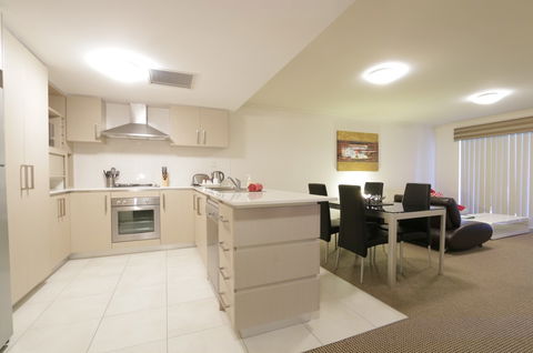 Antonas Verandah Apartments - Melbourne 4u 1