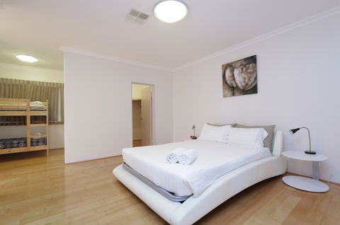 Antonas Verandah Apartments - Melbourne 4u 5