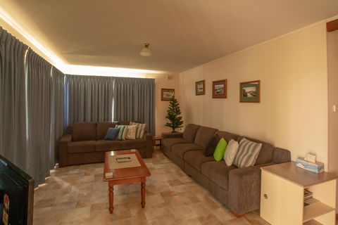 78  River Lane Mannum -River Shack Rentals - Melbourne 4u 2