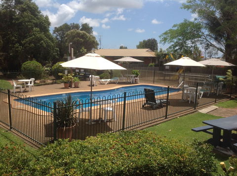 Bundaberg East Cabin And Tourist Park - Accommodation Melbourne 0