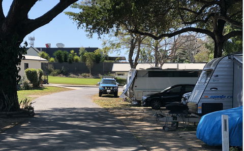 Burdekin Cascades Caravan Park - Melbourne 4u 0