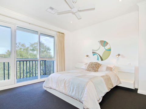 Century 21 SouthCoast: Tennis Elbow - Accommodation Melbourne 2