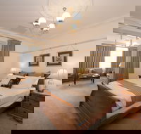 Cobb  Co Court Boutique Hotel - Melbourne 4u