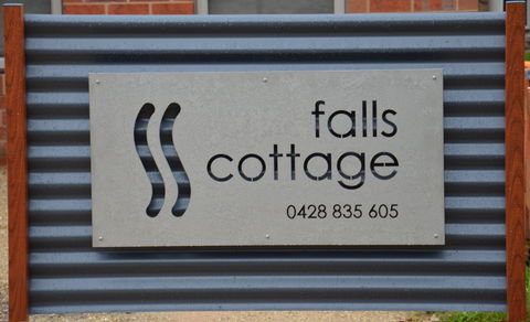 Falls Cottage Whitfield - Melbourne 4u 0