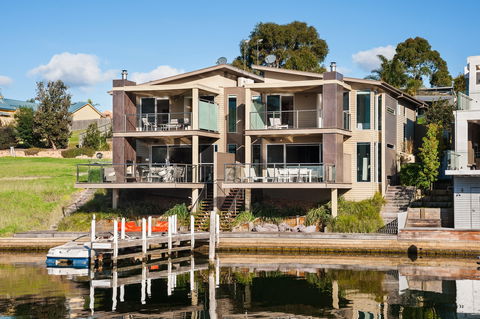 Gippsland Lakehouse - Accommodation Melbourne 0