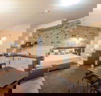 Highlander Motor Inn and Apartments - Accommodation Melbourne