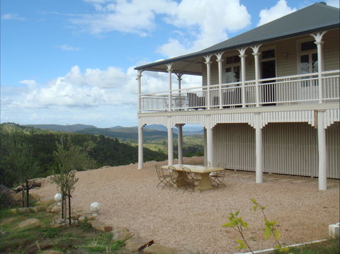 Hilly Ridge - Accommodation Melbourne 0