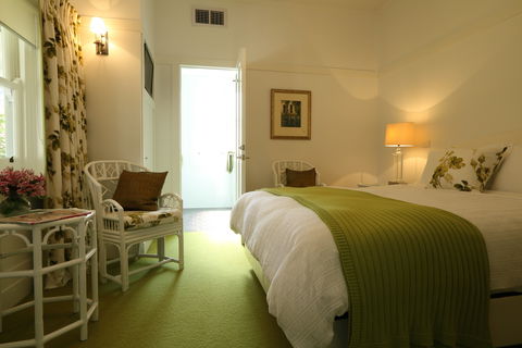 Holmwood Guesthouse And Spa Cottages - Melbourne 4u 2