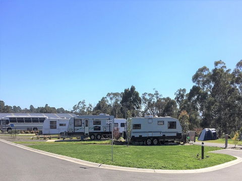Lilydale Pine Hill Caravan Park - Accommodation Melbourne 0