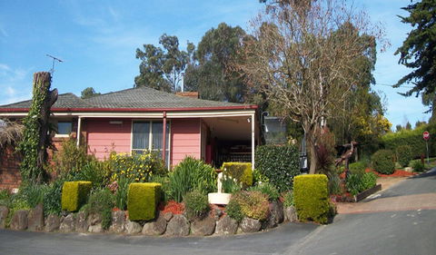 Lilydale Pine Hill Caravan Park - Accommodation Melbourne 2