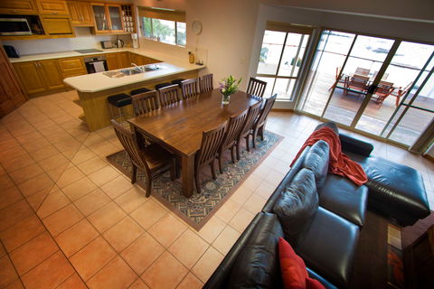 Limestone Ridge - Holiday House - Accommodation Melbourne 2