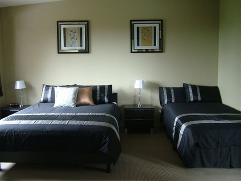 Sacred Mountain Retreat - Accommodation Melbourne 0