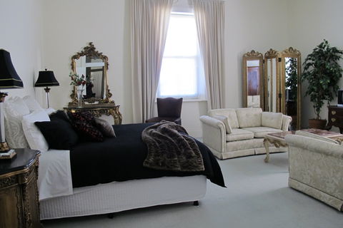 Stanley Grammar Country House - Accommodation Melbourne 1
