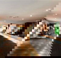 The Waverley International Hotel - Accommodation Melbourne