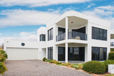 Bayside Beauty - Accommodation Melbourne 0
