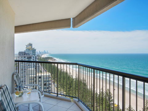Burleigh Esplanade Apartments - Melbourne 4u 2