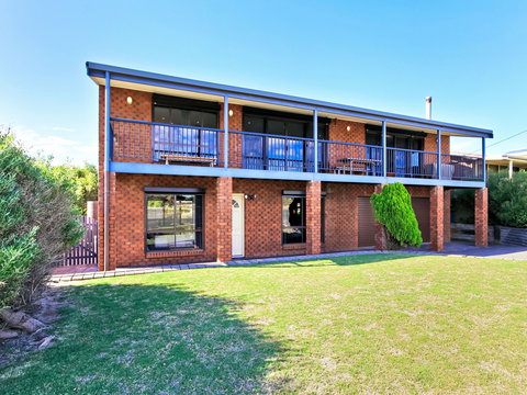 Century 21 SouthCoast: Beach House At Moana - Accommodation Melbourne 1