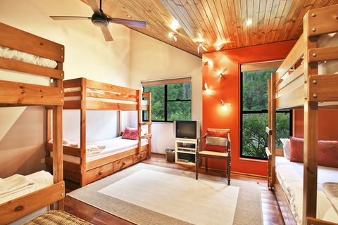 Indooroopilly - Accommodation Melbourne 1