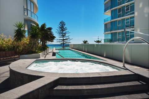 Reflections Coolangatta Beach - Accommodation Melbourne 1