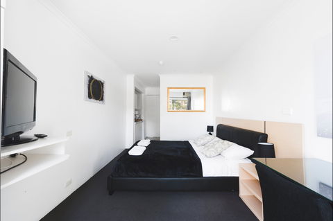 The Manly Hotel Est. 1964 - Accommodation Melbourne 0