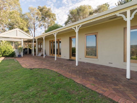 131 - Heart Of The Vale - Melbourne 4u 1