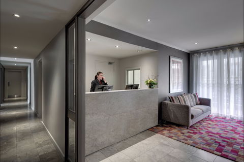Adina Apartment Hotel Sydney Chippendale - Melbourne 4u 2