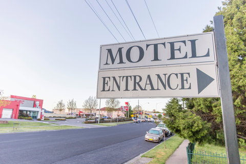 Bathurst Motor Inn - Accommodation Melbourne 0