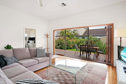 Newcastle Executive Homes - Cooks Hill Cottage - Accommodation Melbourne 0