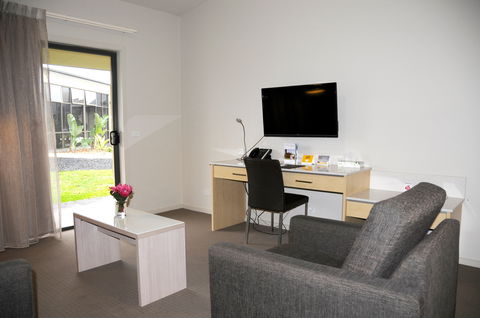 Quality Suites Seasons 5 Resort - Accommodation Melbourne 1