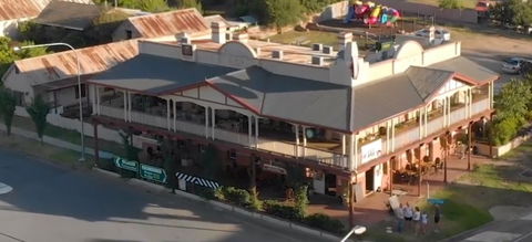 Royal Hotel Adelong - Accommodation Melbourne 0