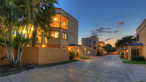 The Grange Resort Hervey Bay - Melbourne 4u 1