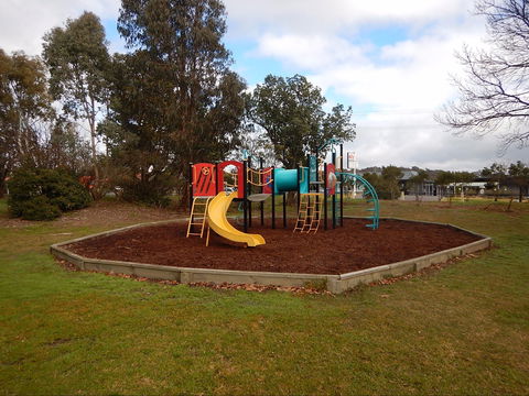 Yass Caravan Park - Melbourne 4u 1