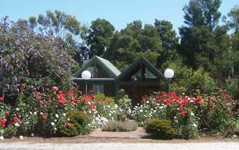 Lyre Bird Hill Winery And Guest House - Melbourne 4u 0