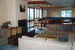 Trackers Mountain Lodge - Melbourne 4u 0