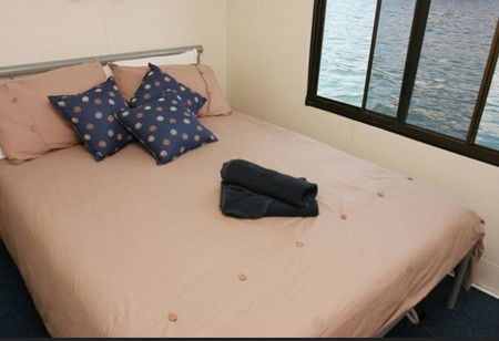 Boyds Bay Houseboat Holidays - Accommodation Melbourne 4