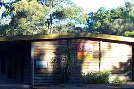 Beachcomber Caravan Park & Log Cabins - Accommodation Melbourne 0