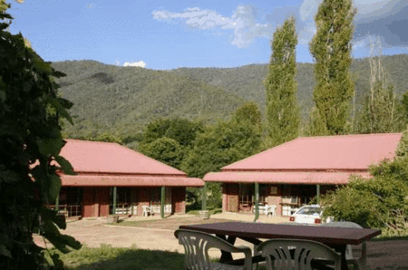 The Snowline Hotel - Accommodation Melbourne