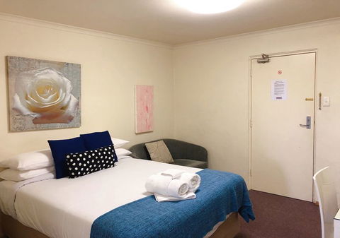 Canberra Short Term & Holiday Accommodation - Melbourne 4u 2