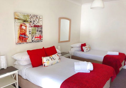 Canberra Short Term & Holiday Accommodation - Melbourne 4u 3