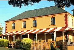 Meredith House - Melbourne 4u