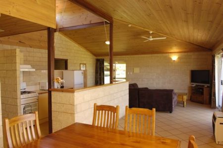 Discovery Holiday Parks - Koombana Bay - Accommodation Melbourne 1